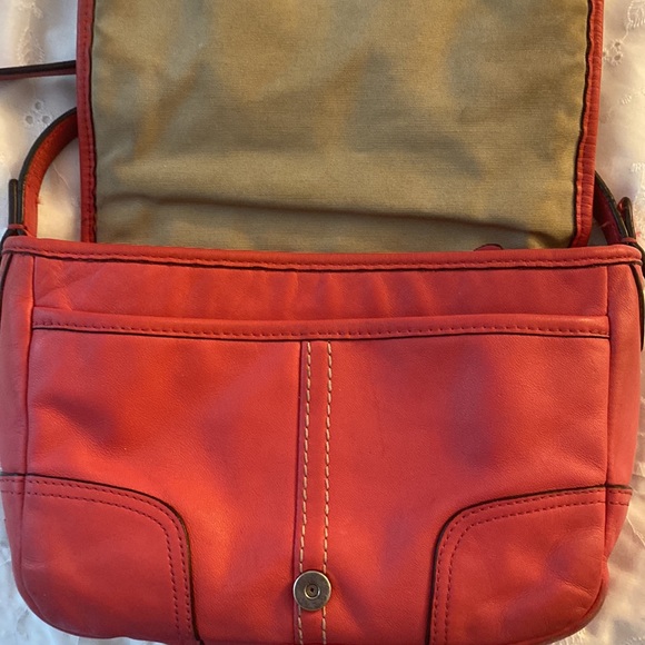 Pink Coach crossbody bag - Picture 2 of 7